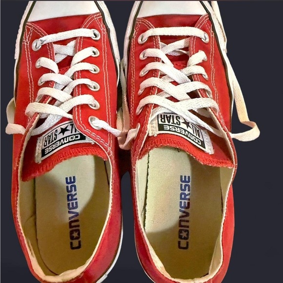 Converse Women’s Red Low Top Sneakers with White Laces - Picture 5 of 8
